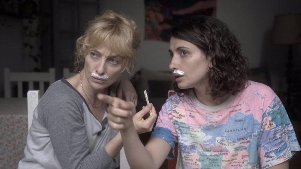 Mara Bestelli y Dana Crosa, en escena.