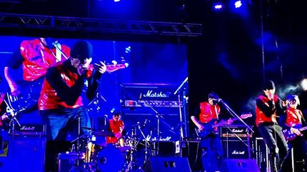 Los Brujos, en vivo.