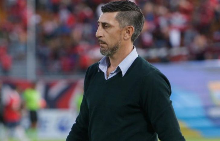 Cristian Díaz se encuentra dirigiendo en Paraguay pero no olvida al club de Lomas de Zamora.