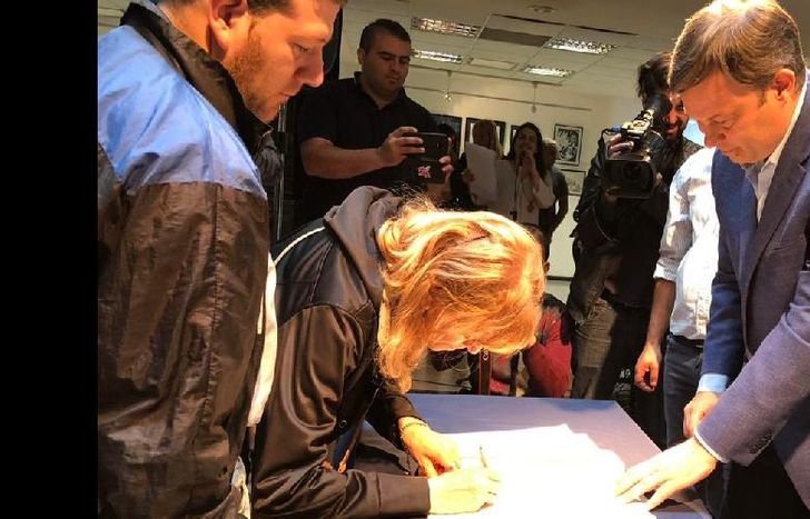 El acto de entrega de escrituras lo encabezó Cascallares.