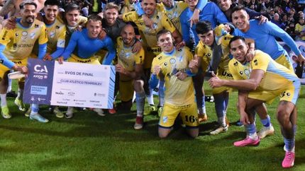 El volante del Celeste no pudo anotar en la definición desde los 12 pasos. El volante del Celeste no pudo anotar en la definición desde los 12 pasos.