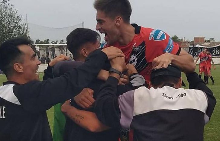 El Tambero se lució ante el líder del torneo.