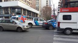 Caos de tránsito en Hipólito Yrigoyen y Loria.