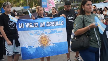 Lomas tuvo una emotivo encuentro a 44 años de Malvinas.