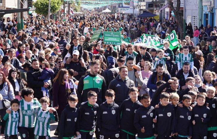 Las calles se llenaron de verde y blanco.