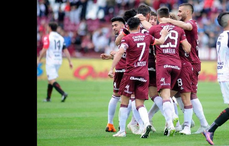 Lanús, que sólo le ganó a Patronato, se quiere abrazar nuevamente el triunfo.