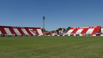 El estadio está ubicado en avenida Santa Fe 287, entre Boedo y Portela. El estadio está ubicado en avenida Santa Fe 287, entre Boedo y Portela.