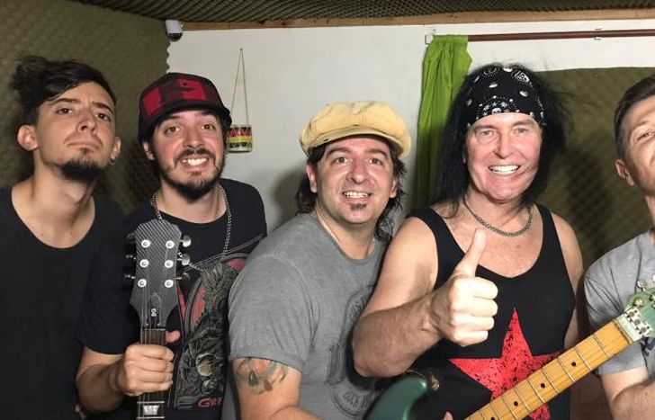 Germán toca junto a Dave desde 2018.