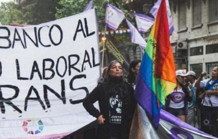 Las personas trans ya pueden enviar su CV para el sector público.