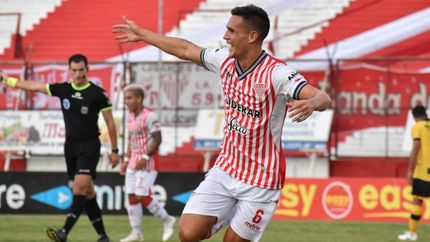 Cepeda celebra su gol ante Comunicaciones. Cepeda celebra su gol ante Comunicaciones.