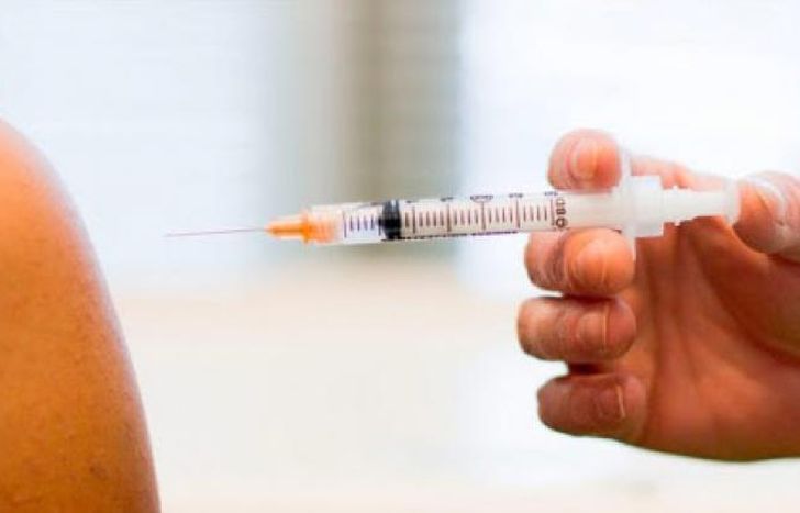 Deberá haber 14 días entre la vacuna antigripal y la del Covid.