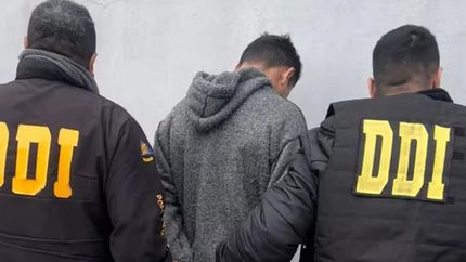 El sospechoso, detenido por la DDI de Lomas.