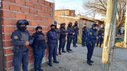 Se encuentra detenido acusado de robo armado y portación de arma.