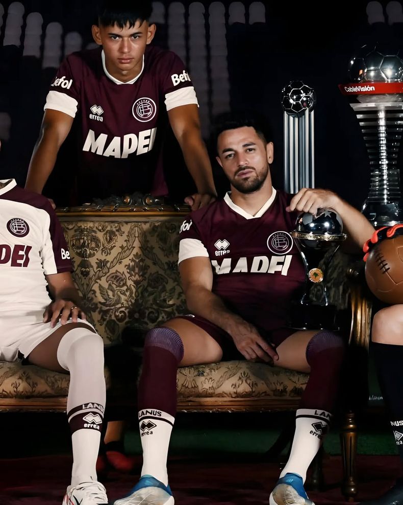 Lan&uacute;s, la casa de Lautaro Acosta y Julio Soler.