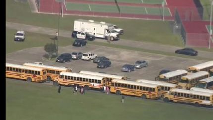 otro tiroteo en una escuela de estados unidos: ocho muertos