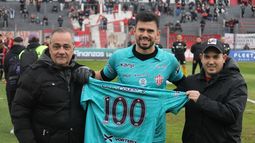 Reconocimiento de Talleres de Damián Tello por los 10o partidos. Reconocimiento de Talleres de Damián Tello por los 10o partidos.