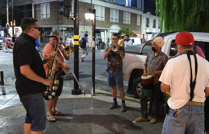 Artistas locales se presentarán en cuatro escenarios.