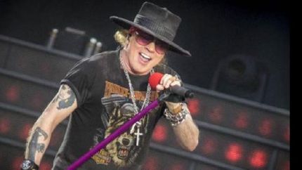 Sería junto a Slash y Duff, dos de los miembros originales.