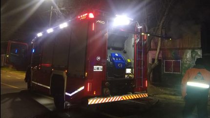 Bomberos de Lomas apagaron las llamas en una vivienda durante la madrugada.