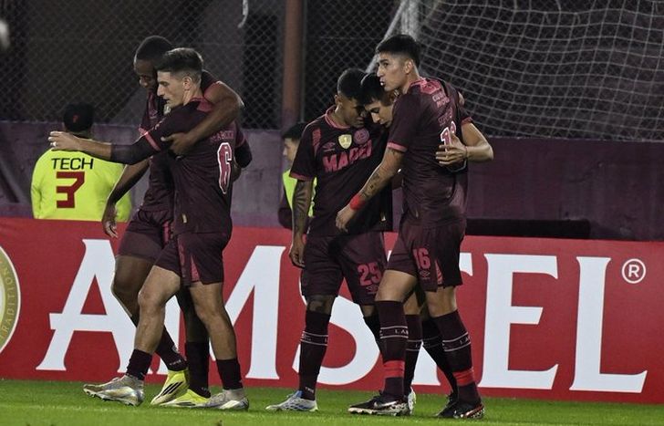 Lanús ganó un duro partido.
