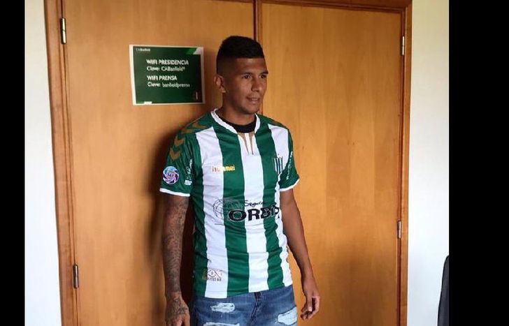 El marcador central de 24 años firmó un contrato a préstamo por un año sin cargo y con opción.