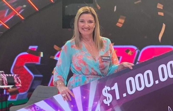 Mónica, feliz y sorprendida de haber sido la ganadora del certamen.