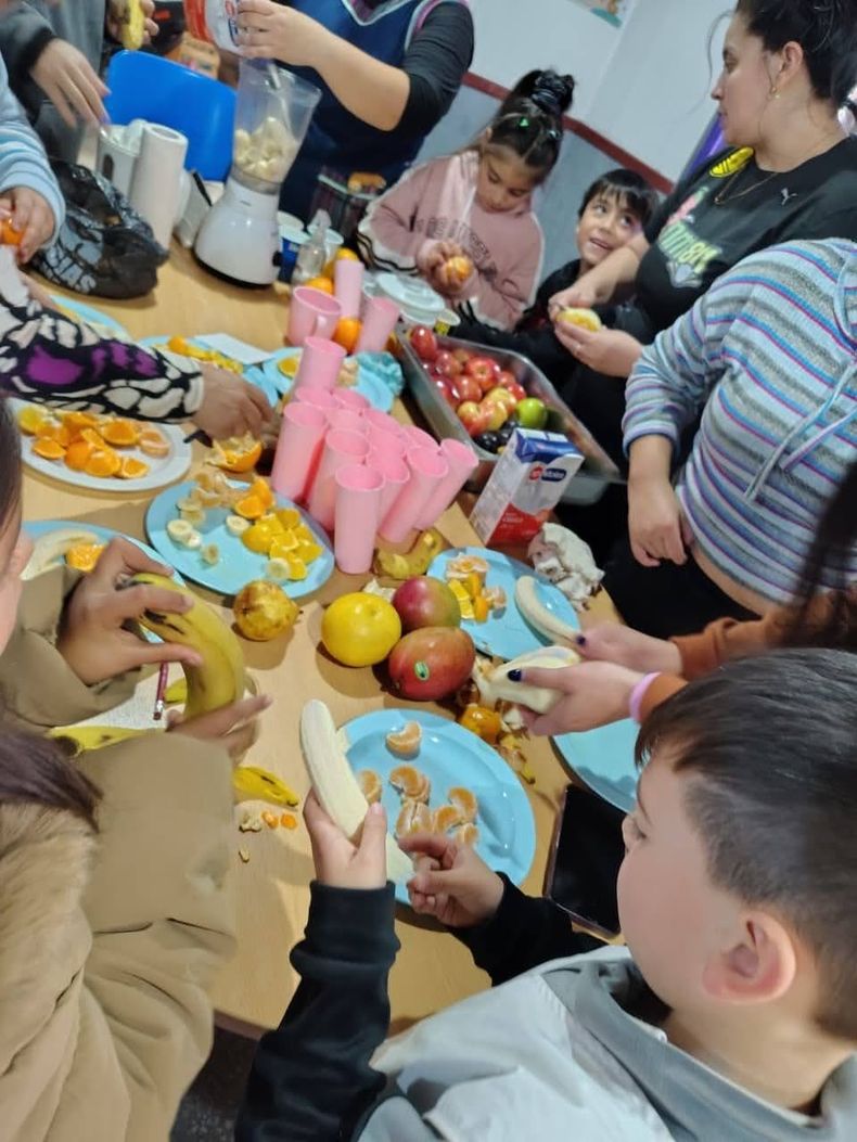 Las familias participaron de un desayuno saludable.