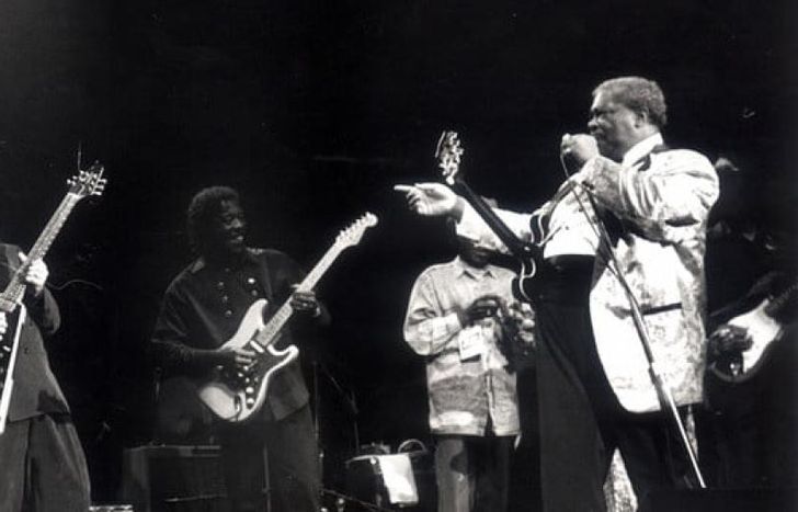 Reunión cumbre blusera.