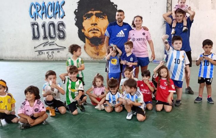 La familia de fútbol del Club Cludias.