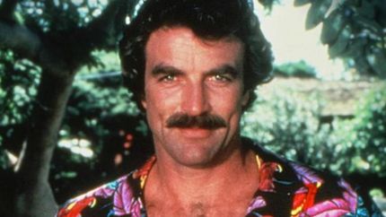 Tom Selleck, como Magnum.