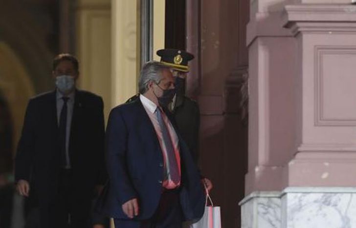 Fernández ayer por la noche confirmó los cambios.