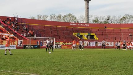 El Porvenir no lo aguantó en el final.
