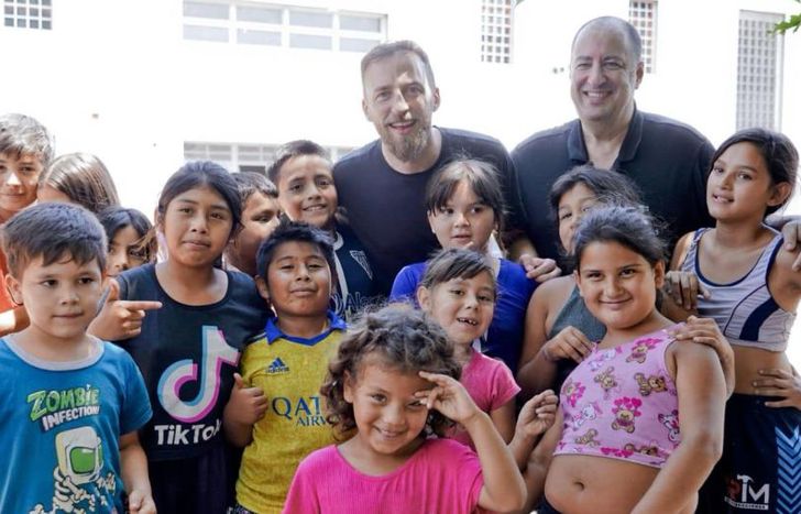 Otermín visitó la Primaria N°93 de Budge.