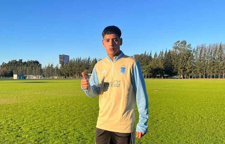 El defensor de Brown de Adrogué entrena en Ezeiza.