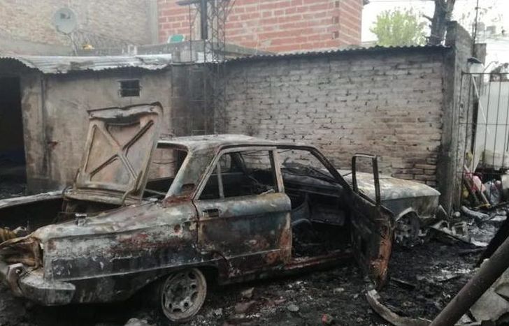 Así quedó el hogar, un Falcon perdido en las llamas.