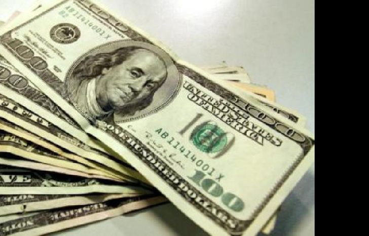 el mercado abrió con una suba de $2 respecto al viernes.