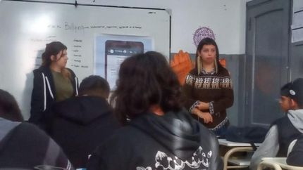Uno de los talleres en las escuelas.