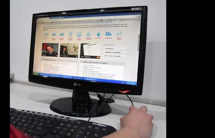 la web se puede visitar desde la comodidad del hogar.