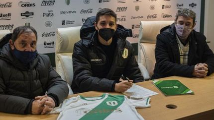 Cruz renovó contrato con Banfield hasta diciembre de 2023. Cruz renovó contrato con Banfield hasta diciembre de 2023.