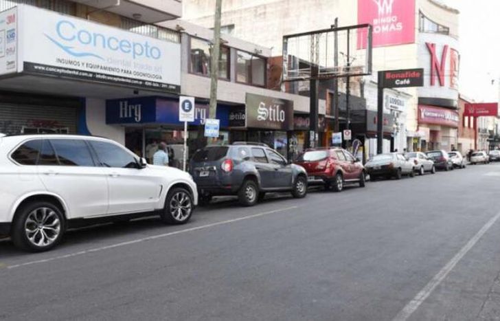 Los autos podrán estacionarse de ambas manos.