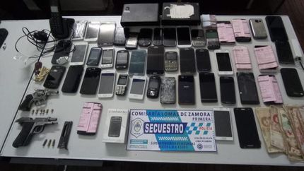 Les secuestraron 44 celulares.