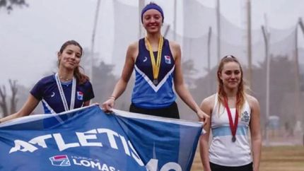 Lomas en lo más alto del podio, una historia que se repite en cada torneo.