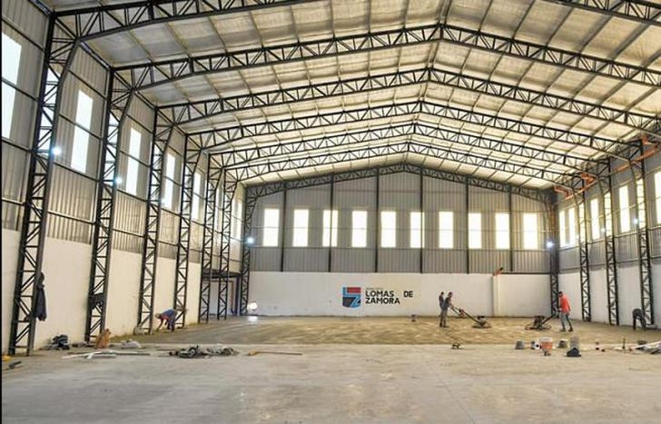 Más de 1000 metros cuadrados.