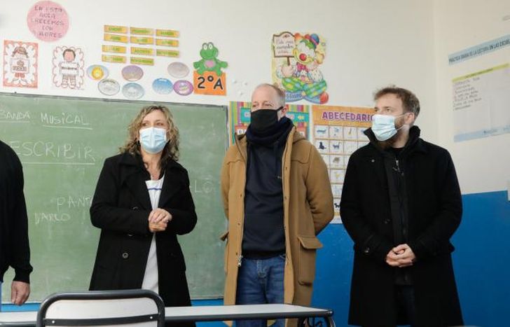 Visitaron la Primaria Nº74 de Llavallol.