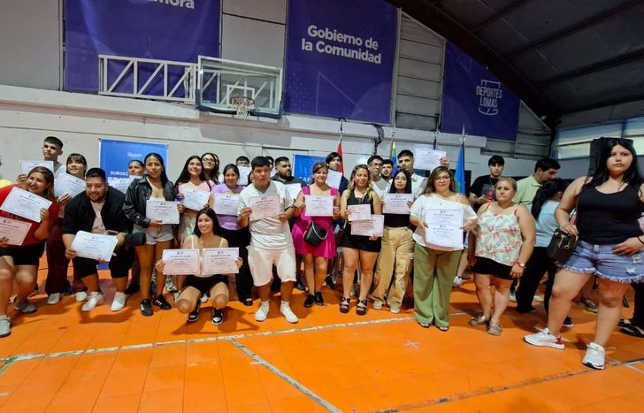 Un total de 1.000 estudiantes participaron de los cursos en Lomas.