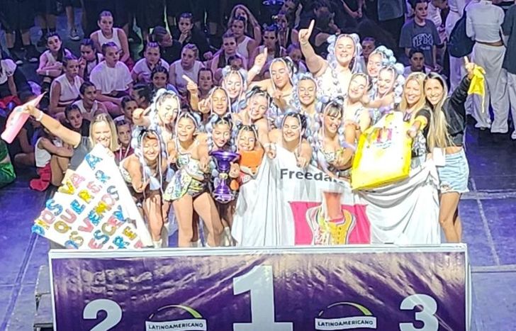 En el puesto 1 del certamen Universal Dance.