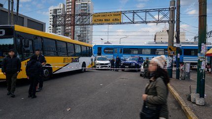 El transito en la zona interrumpido por el siniestro fatal. El transito en la zona interrumpido por el siniestro fatal.