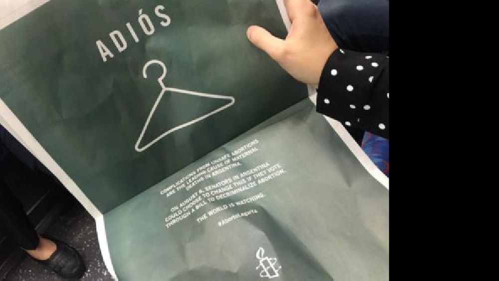 La edición internacional del New York Times se pintó de verde por el aborto legal