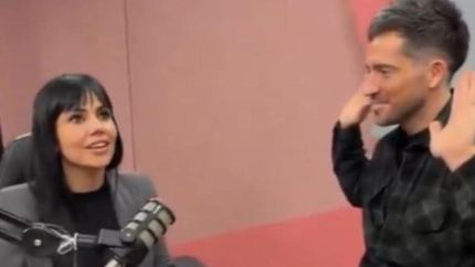 Romina y Devi, ex Gran Hermano, a los besos.