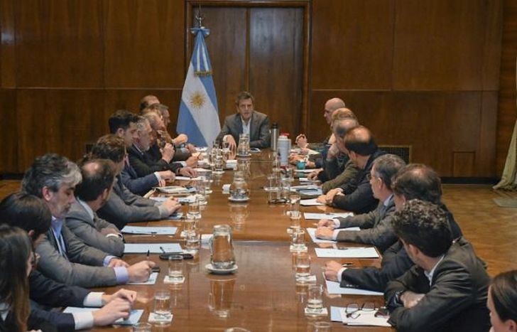 Massa, en reunión con su equipo.